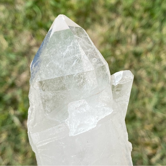 Lumarian Crystal with Leather Pouch - Picture 4 of 11